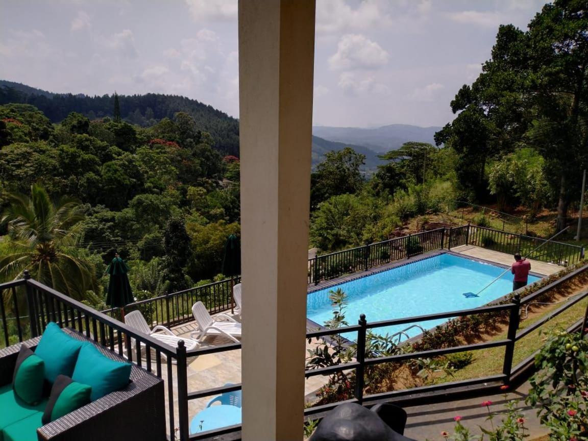 The Grand Hills Bed and Breakfast Kandy Esterno foto