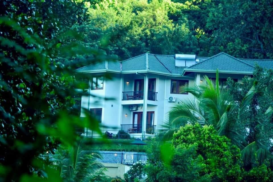 The Grand Hills Bed and Breakfast Kandy Esterno foto