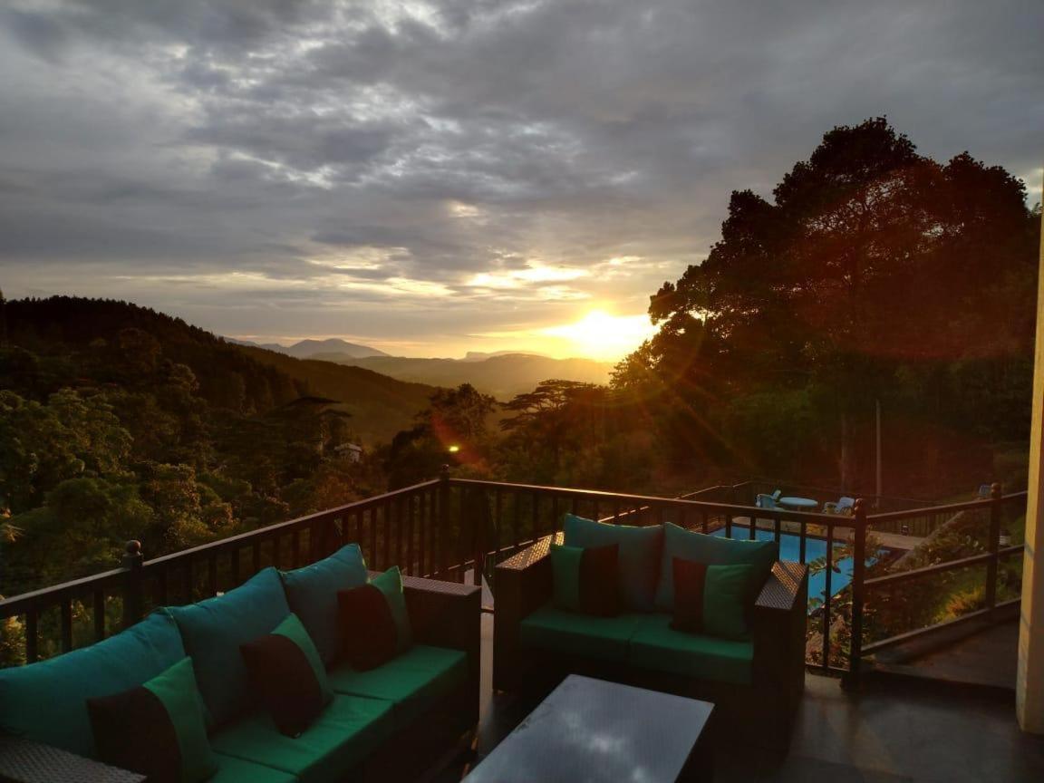 The Grand Hills Bed and Breakfast Kandy Esterno foto