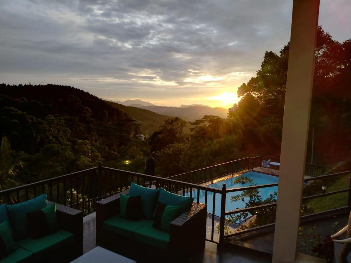 The Grand Hills Bed and Breakfast Kandy Esterno foto