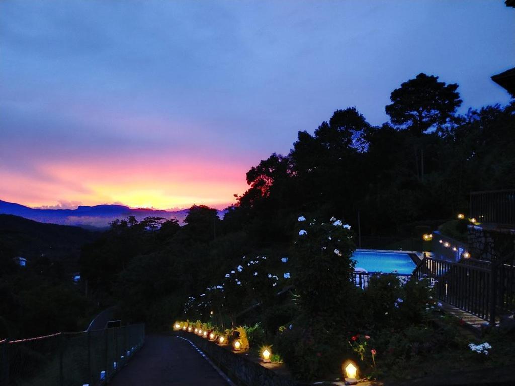 The Grand Hills Bed and Breakfast Kandy Esterno foto