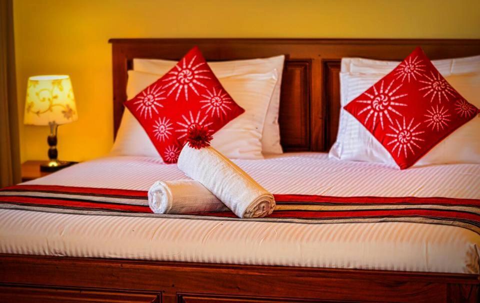 The Grand Hills Bed and Breakfast Kandy Esterno foto